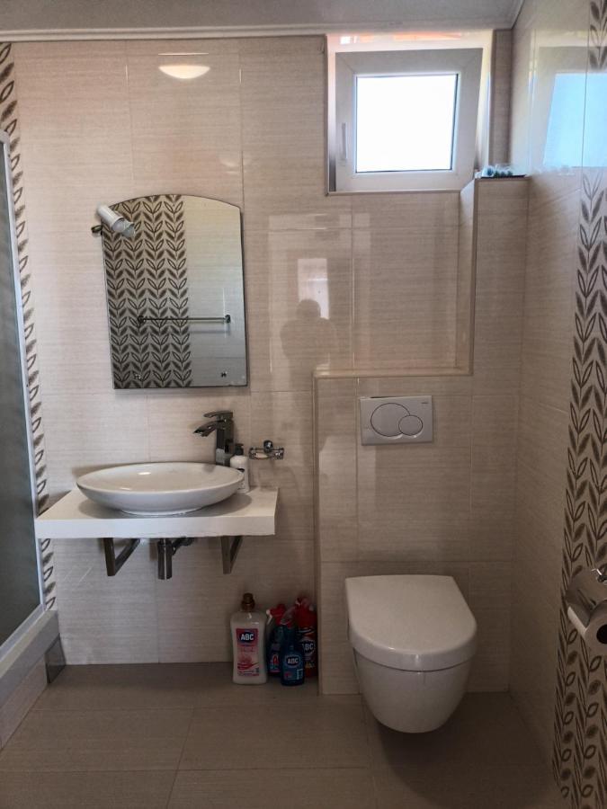 Lustica-Apartment Dora2 แฮร์เซ็ก-โนวี ภายนอก รูปภาพ