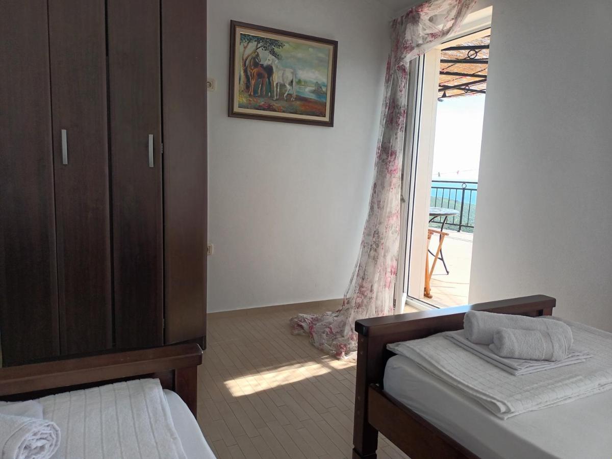 Lustica-Apartment Dora2 แฮร์เซ็ก-โนวี ภายนอก รูปภาพ